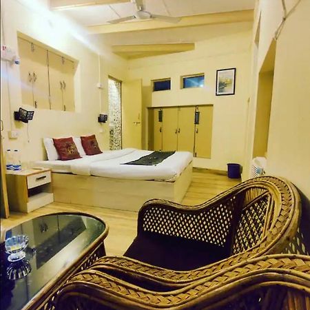 Yogi Soul Hotel Váránaszi Kültér fotó