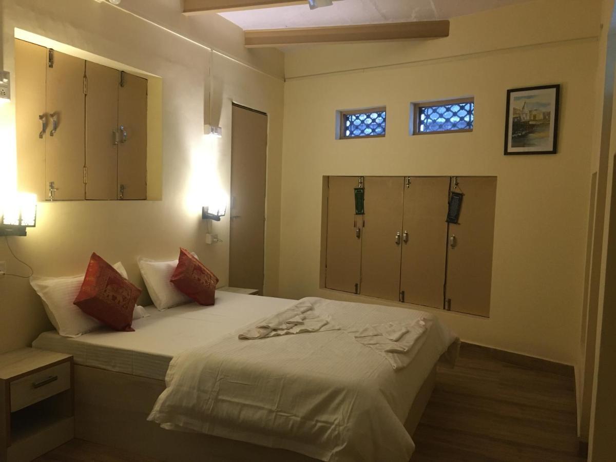 Yogi Soul Hotel Váránaszi Kültér fotó
