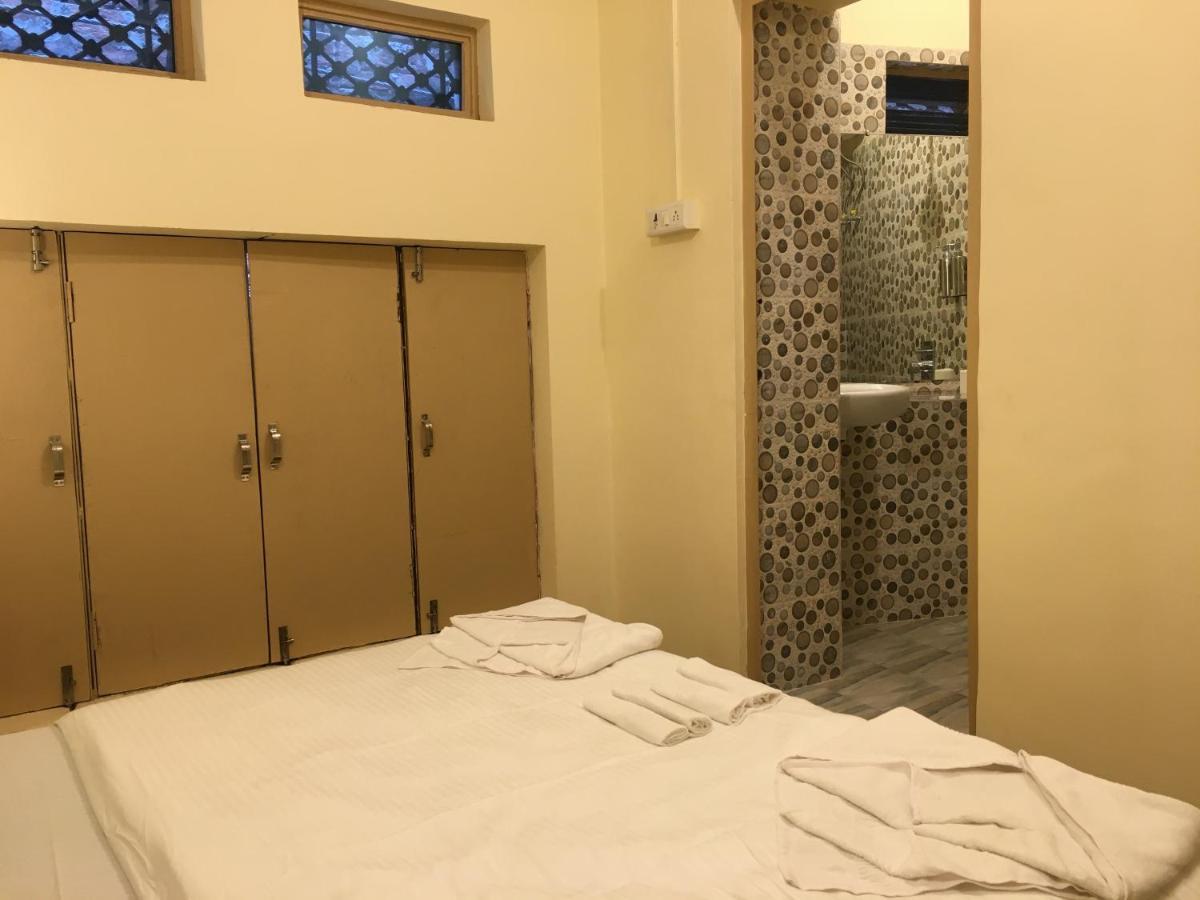 Yogi Soul Hotel Váránaszi Kültér fotó