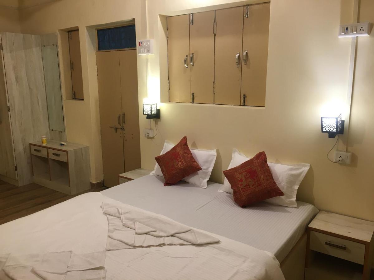 Yogi Soul Hotel Váránaszi Kültér fotó