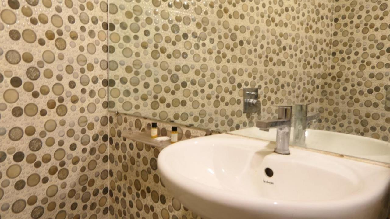 Yogi Soul Hotel Váránaszi Kültér fotó