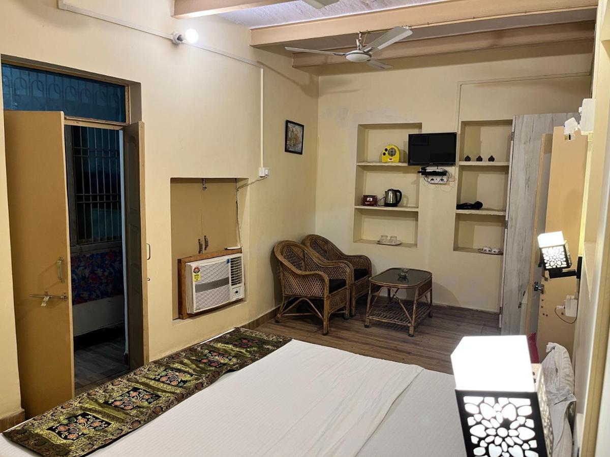 Yogi Soul Hotel Váránaszi Kültér fotó