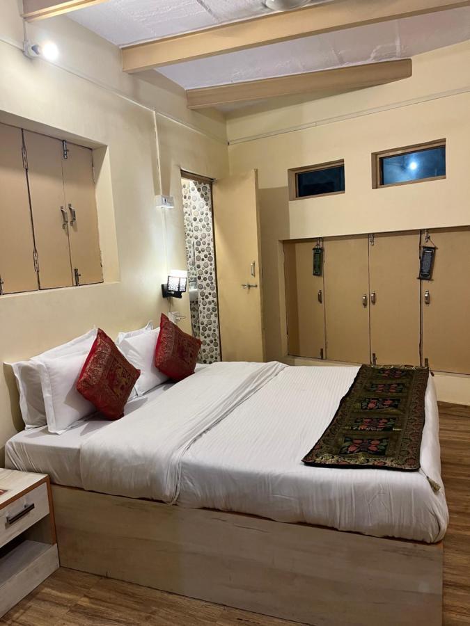 Yogi Soul Hotel Váránaszi Kültér fotó