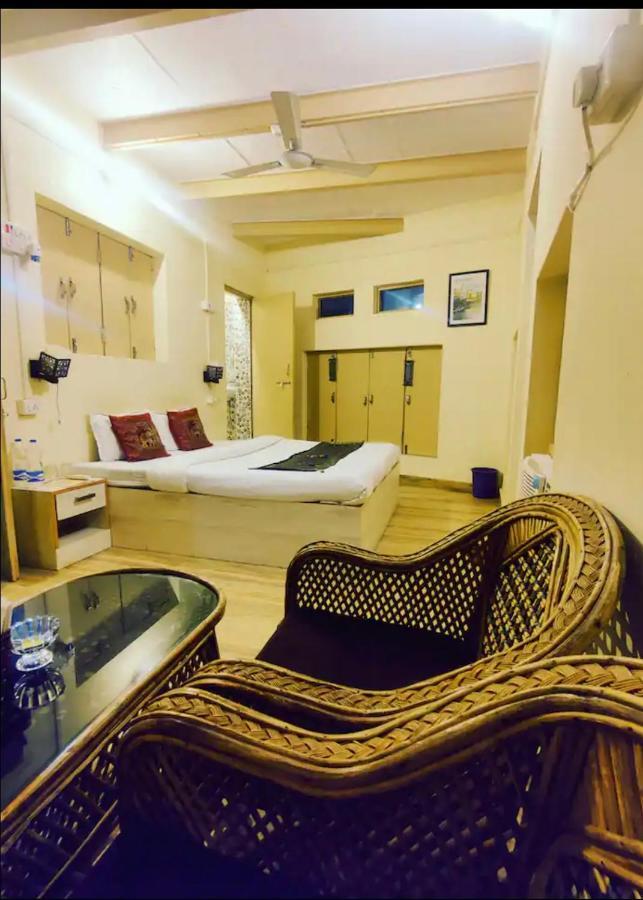 Yogi Soul Hotel Váránaszi Kültér fotó